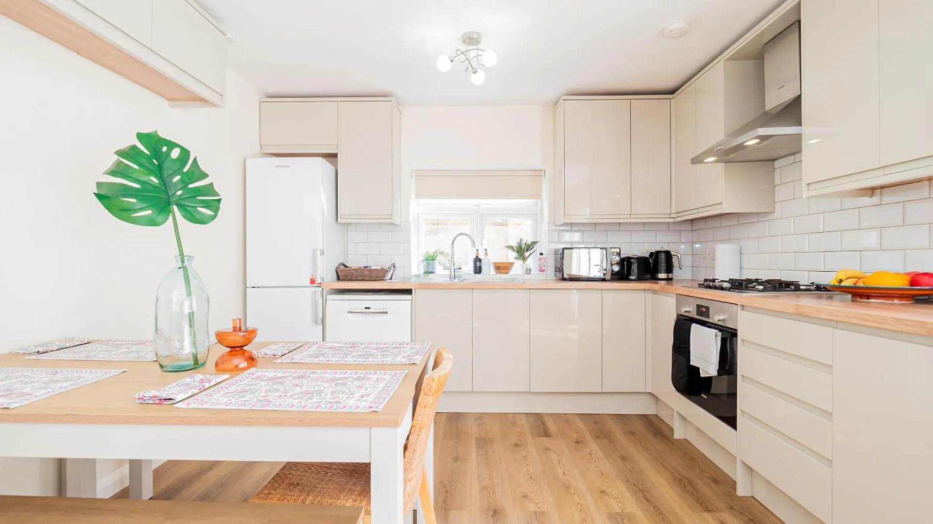 公寓 Beautiful 3 Bedrooms-2 Bathrooms 8 Minutes Walk From Hanwell Station, Sleeps 7 格林福德
